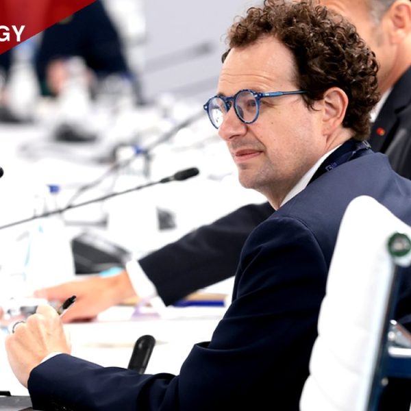 Anthropic CEO Calls for US-China 'Arms Control' Talks on AI Development
