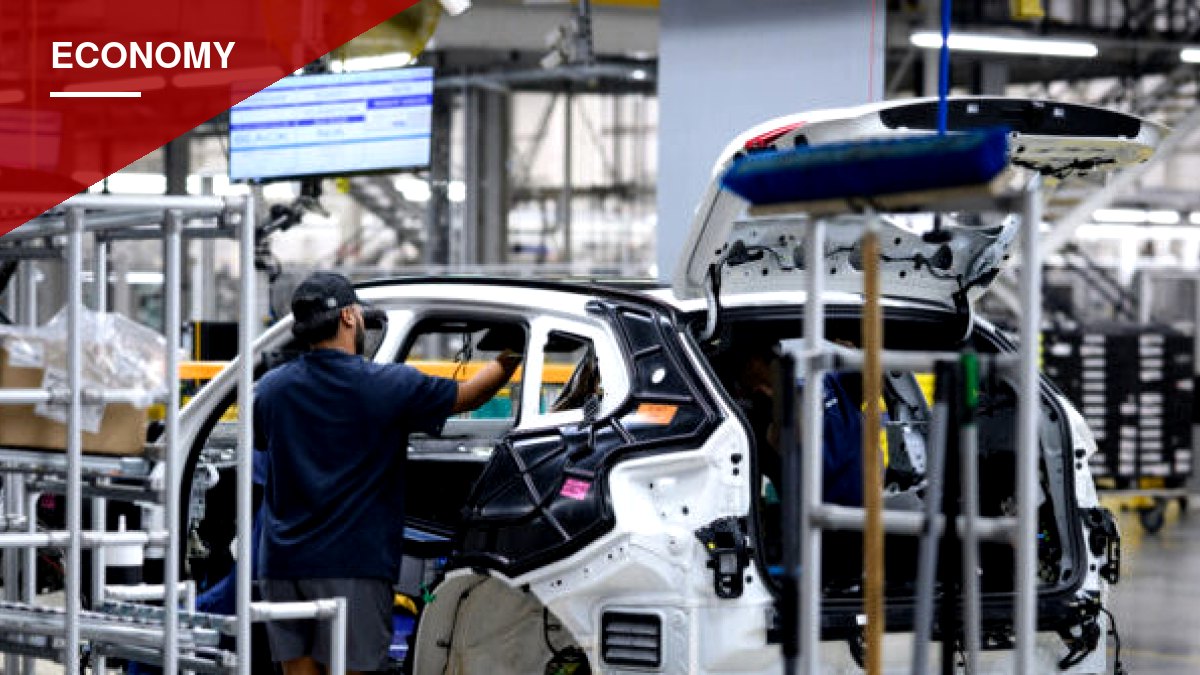 Factory Output Hits Four-Year High as U.S. Business Activity Accelerates