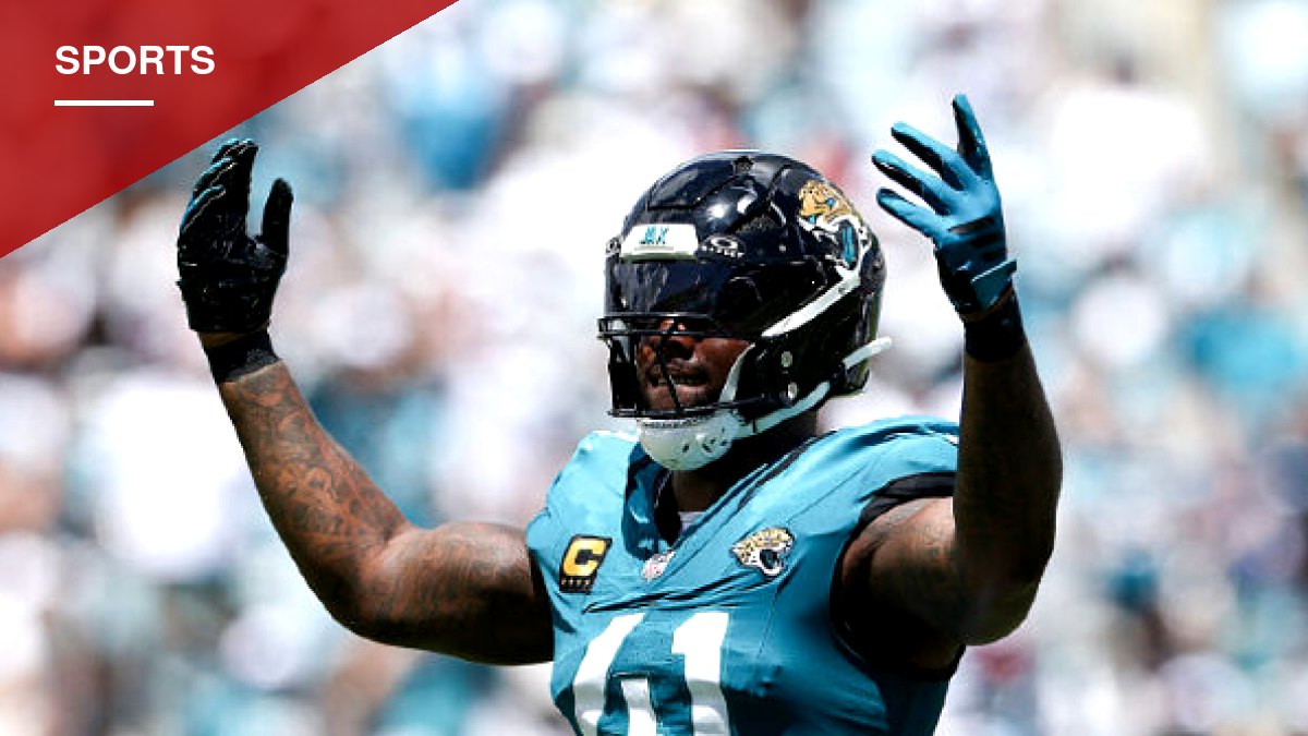 Jaguars' Josh Hines-Allen Tangles With Ball Boy Over Travis Hunter's Interception